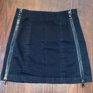Carmar Denim/ LF zip up mini skirt 🖤